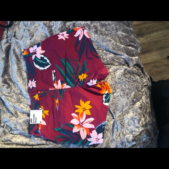 Shorts - Picture 2 of 6